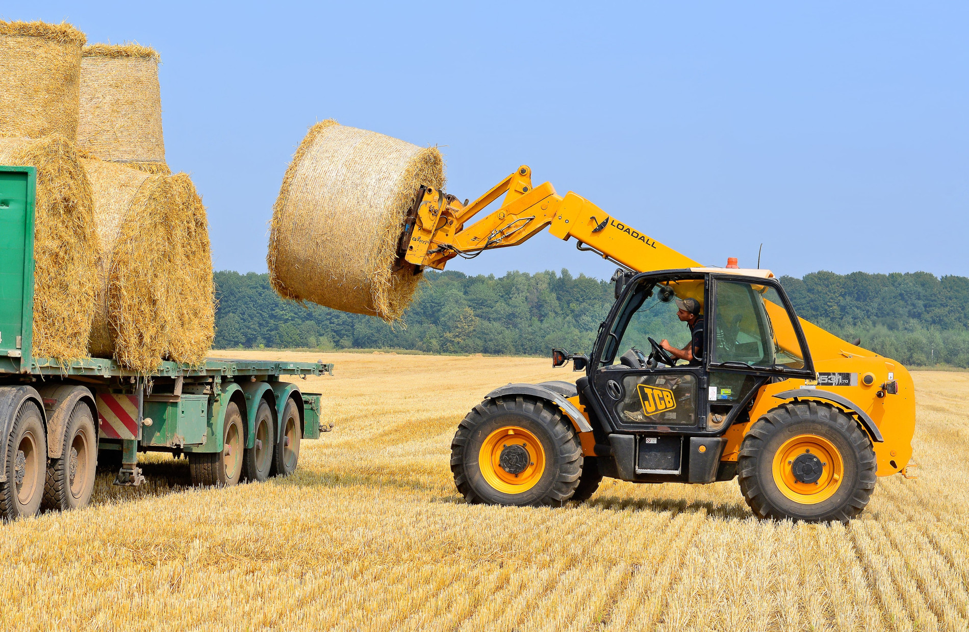Agricultural Jobs in Australia - hay silage-min