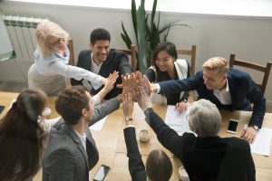 Recruitment-employees-high-five