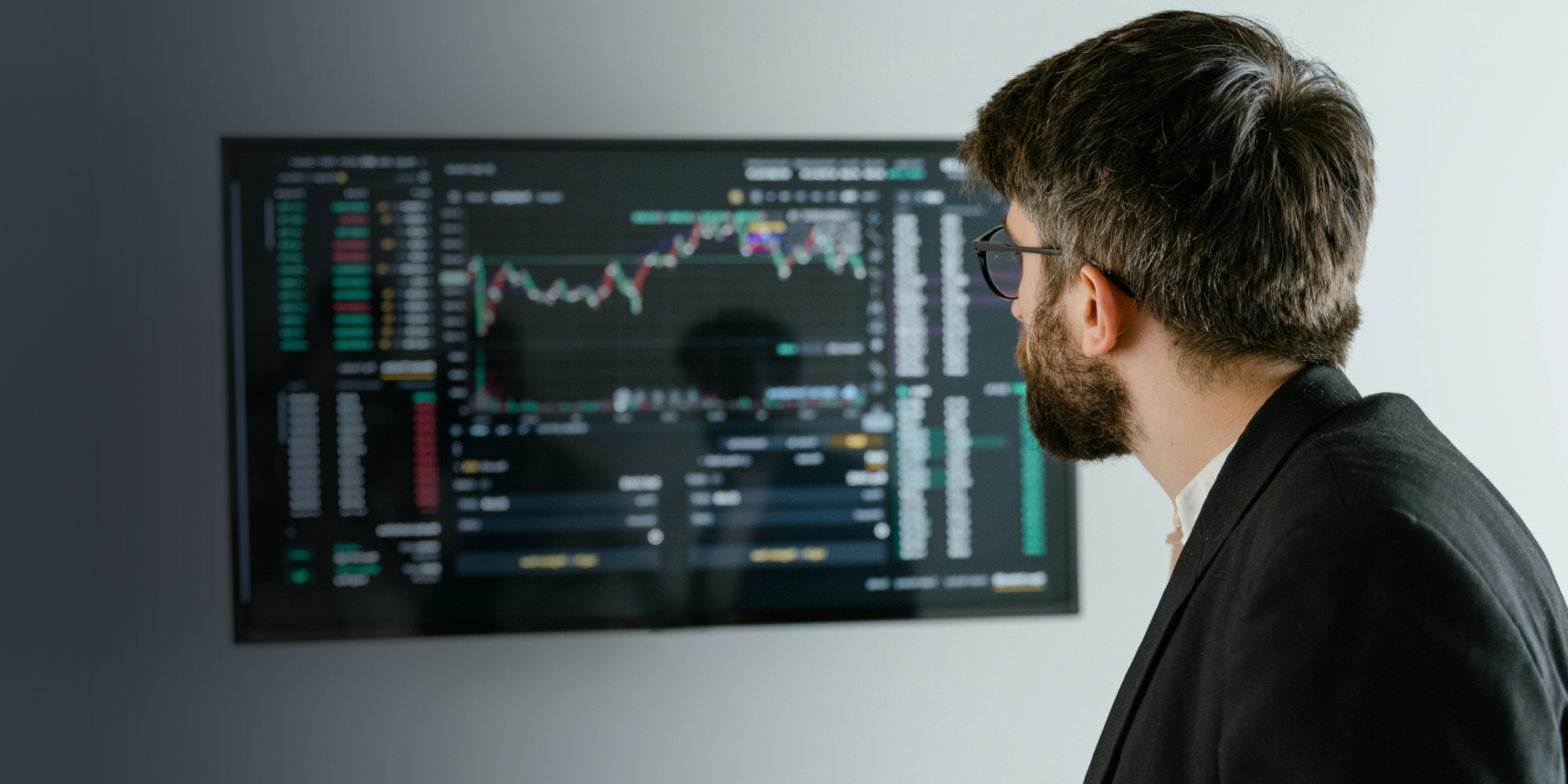 TW Blog Financial Crime Analyst_Featured copy